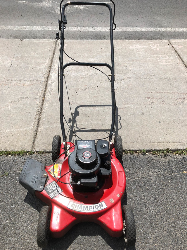 Tondeuse a essence CHAMPION 35 HP gas lawn mower - Appelez directement ...