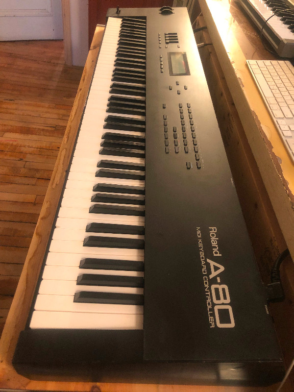 Roland A 80 Weighted MIDI Controller w flight case Good condition for