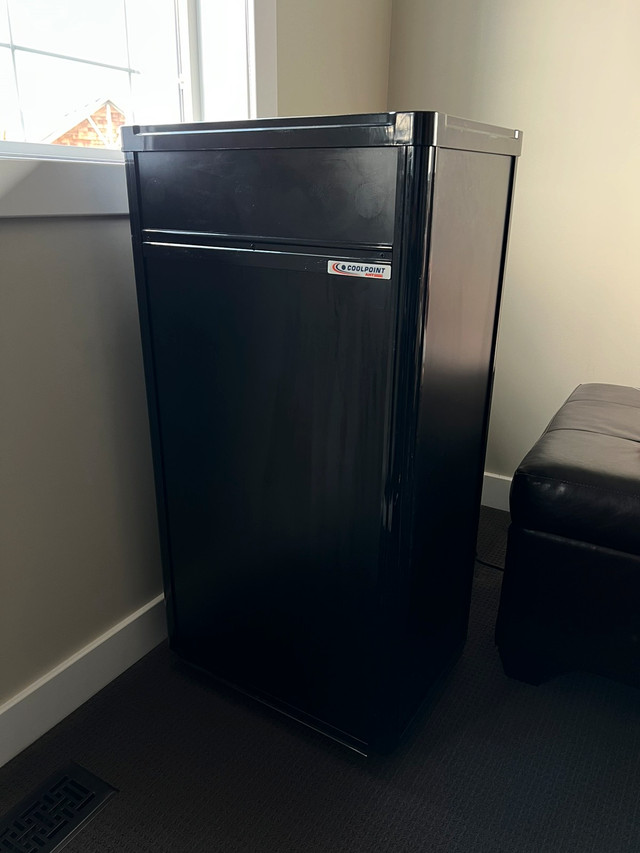 Mini Fridge Industrial Grade, Calgary AHT Coolpoint mini fridge made