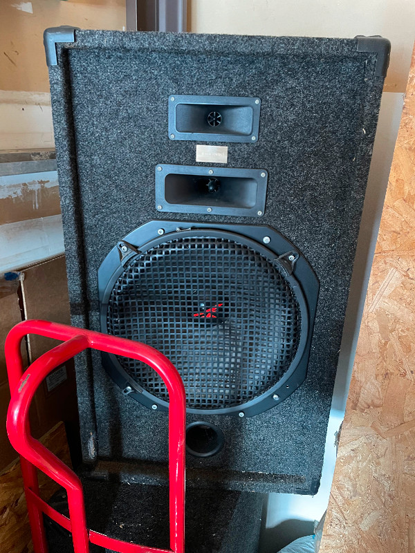 Used 15 inch woofers with 100W amplifier Selling these used 15 inch