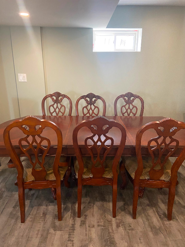 Dining Table with 6 Chairs and Hutch for Sale Dining room set with 6