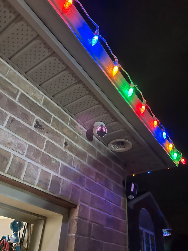 Security cameras and alarm system Stavrowireless22624688851445