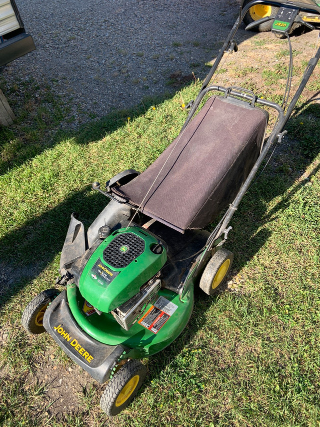 JOHN DEERE JS20 SELF PROPELLED LAWNMOWER Pick up in Innisfail 30000
