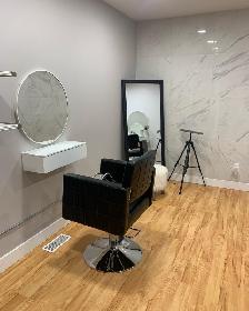 Salon chair for rent