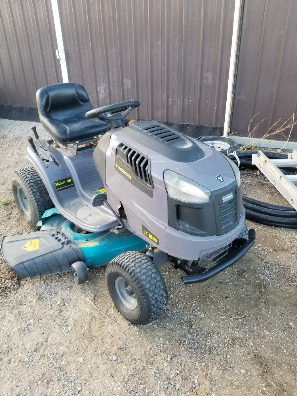 Yardworks riding lawn mower Selling lawn mower upgraded to larger mower800 Lawnmowers & Leaf