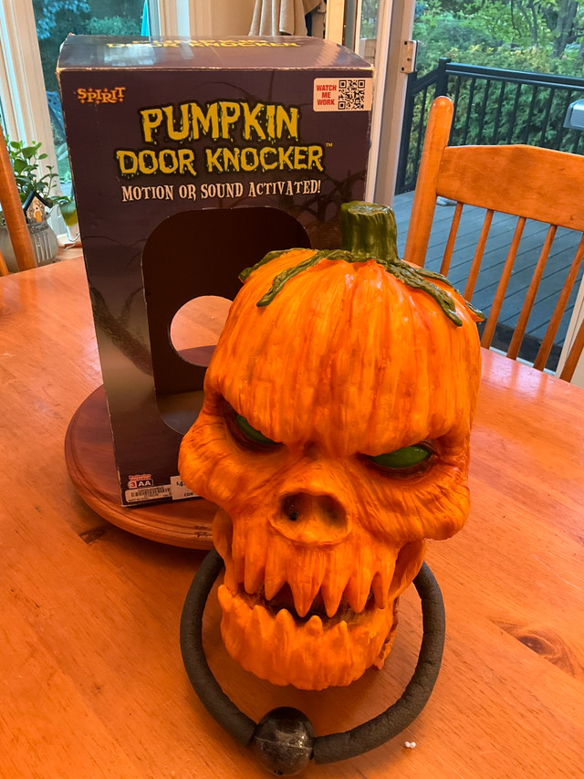 Spirit Halloween Animatronic Pumpkin Door Knocker, Oakville / Halton Region Spirit Halloween