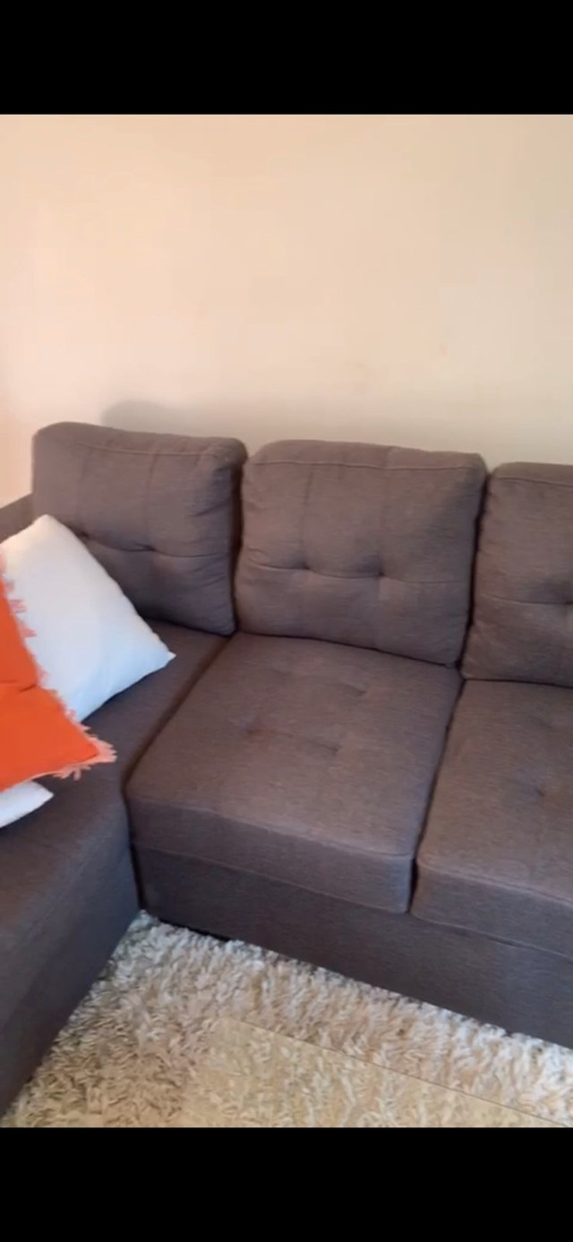 Divan a vendre, City of Montréal Divan gris a vendre Couches