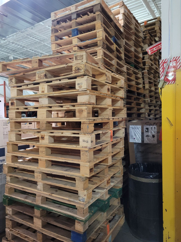 FAMILY RUN pallet recycle center IS OPEN TO THE PUBLIC for skids