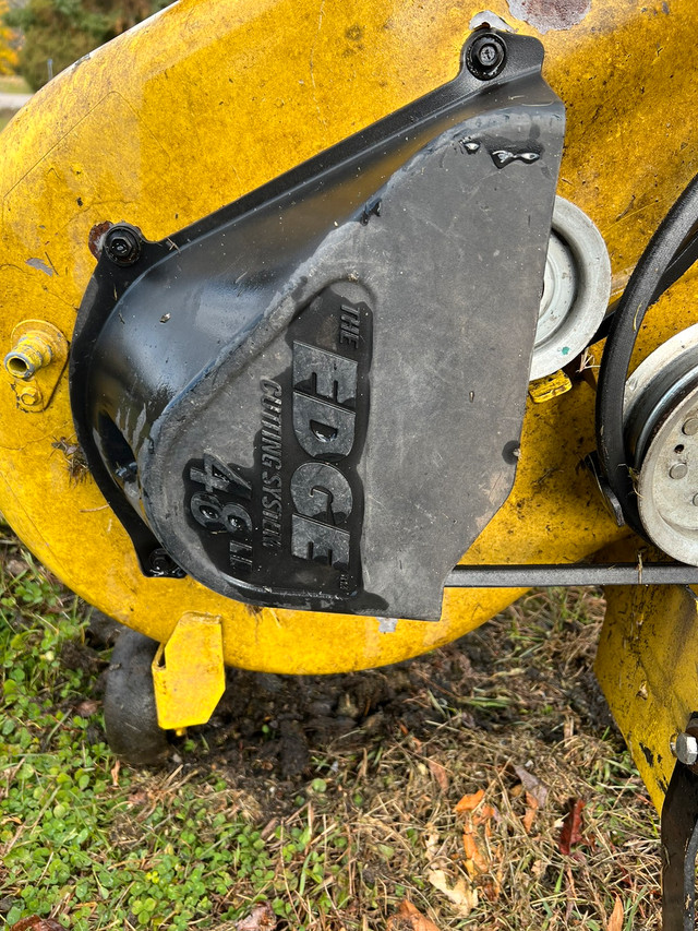 Tracteur John Deere avec souffleuse a vendre 2900, Gatineau Marche tres bien Vien avec Tracteur John Deere avec souffleuse a vendre 2900, Gatineau Marche tres bien Vien avec