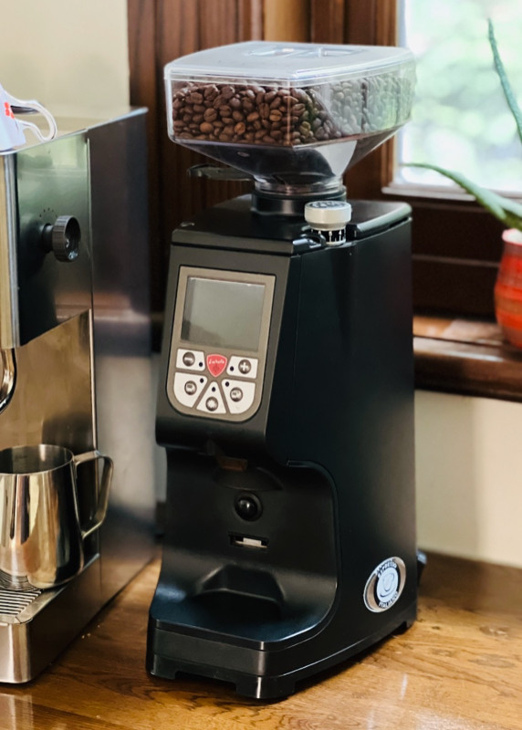 Moulin a cafe Eureka Atom 60 coffee grinder Moulin Atom 60 environ 3000 cafes tres tres bon