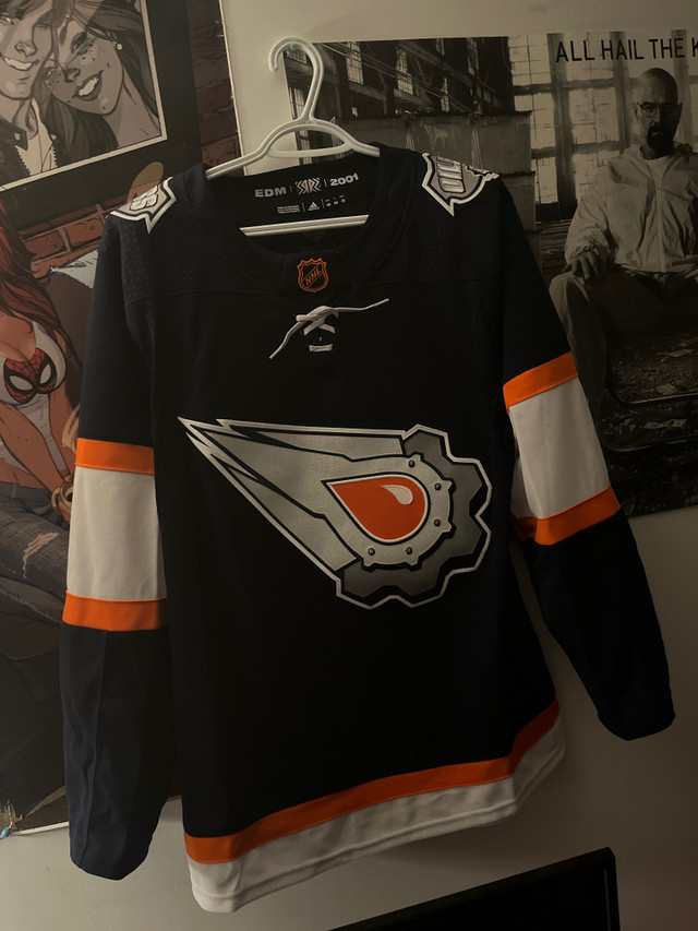 Oilers 2022 2023 reverse retro jersey Brand new reverse retro jersey