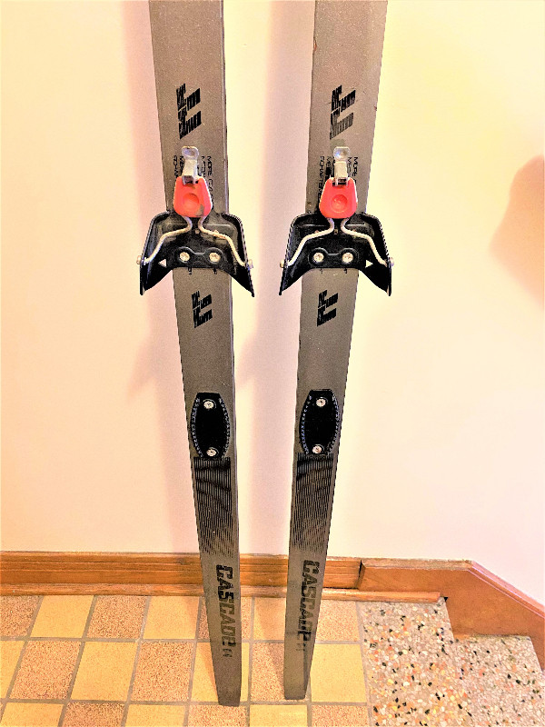 Jarvinen Cross Country Skis 195 cm Scales 3 Pin Binding 75mm, City of Montréal Jarvinen Cross