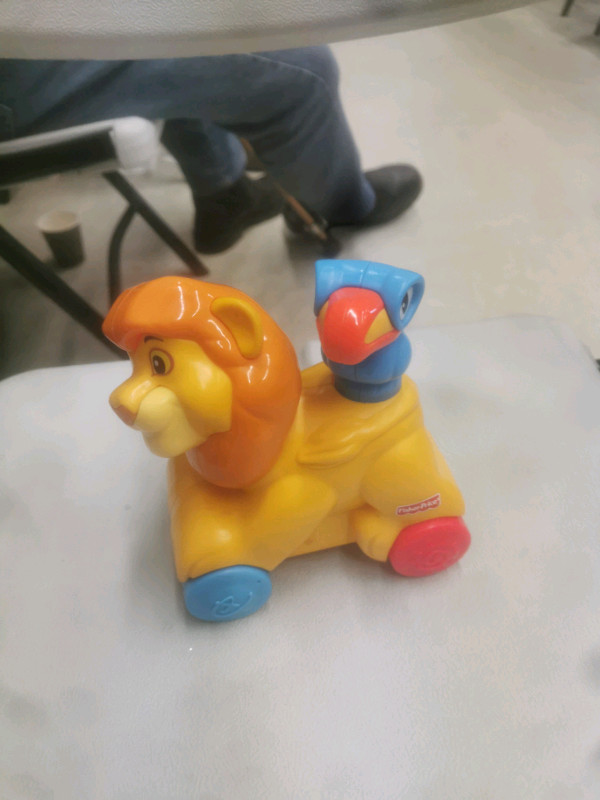 JOUET 2002 a batterie MADAGASCAR RANGO WALT DISNEY, TroisRivières