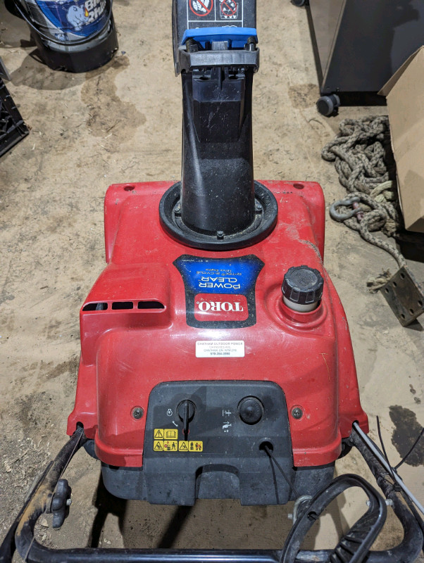 Toro 141cc 21inch snow blower, ChathamKent Toro rubber paddle 141cc