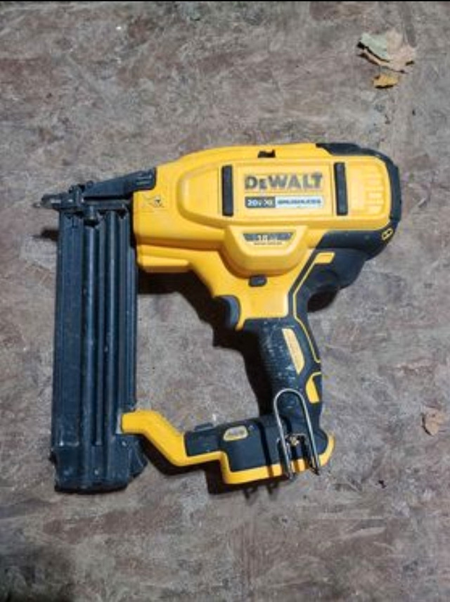 Dewalt 20V brad nailer For sale Dewalt 20V 18G brad nailer Everything