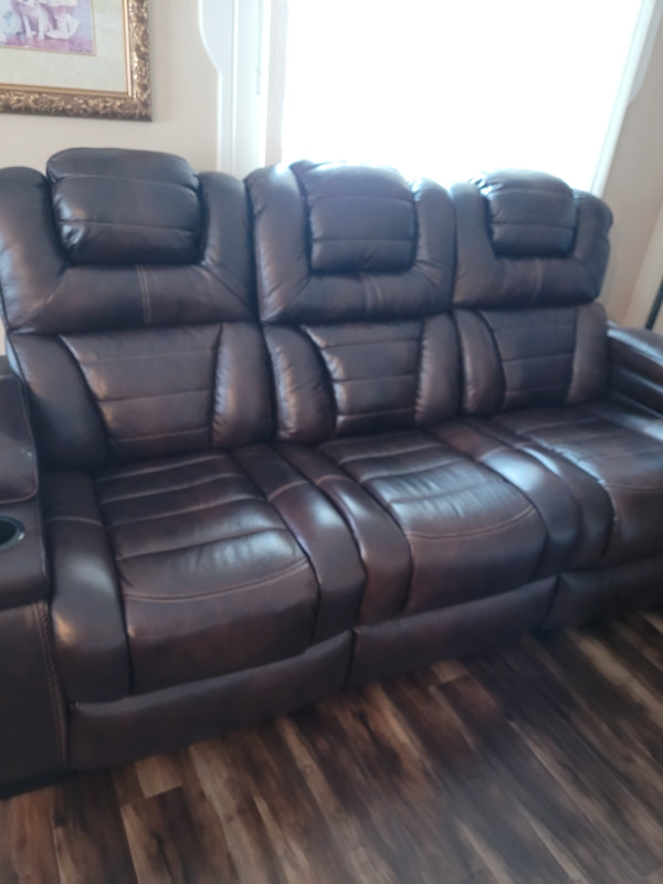 Power Reclining Couch, Edmonton Like new power reclining couch Made