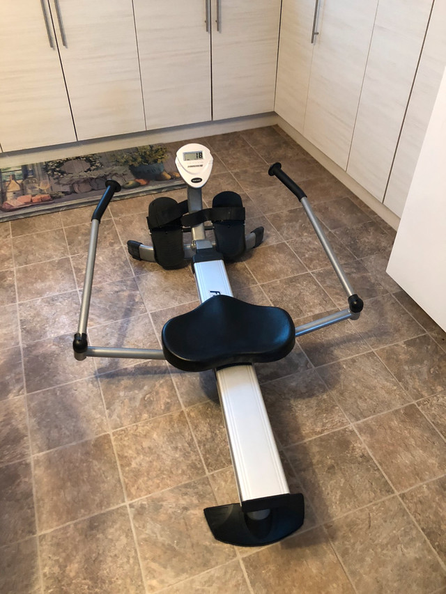 Rameur a resistance hydraulique, Québec City Fitness club Exercise