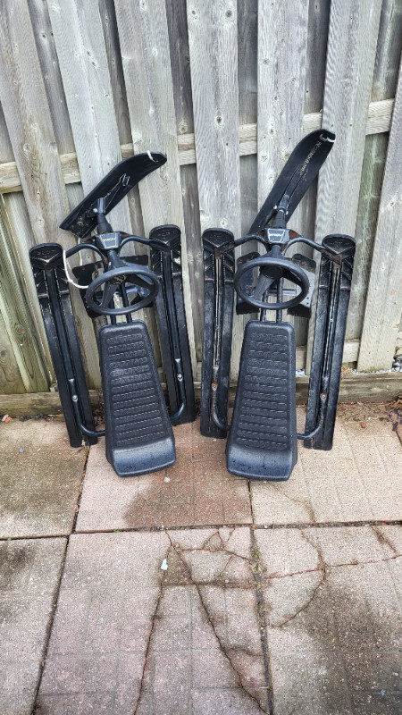 2 GT Noma Snow Racing Sleds - This Is A Set Of 2 GT Noma Snow Racing ...