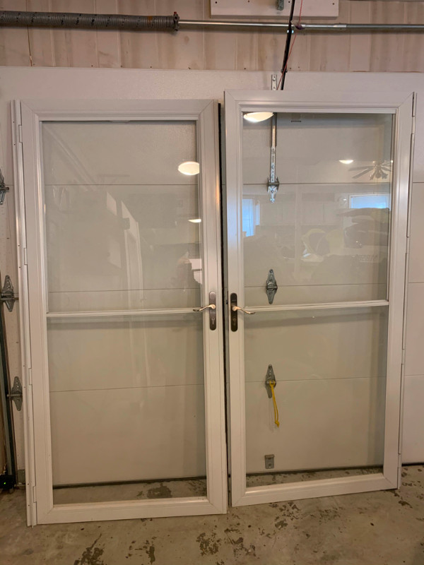 Double Storm door with retractable screen Double storm door 6 wide