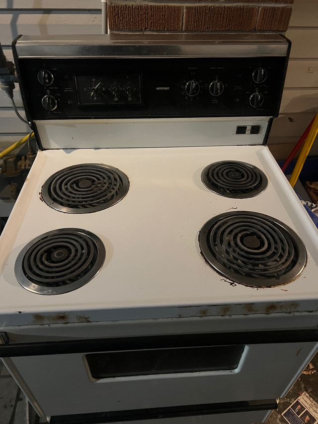 Electric stove Electric stove in good working condition Upgraded so