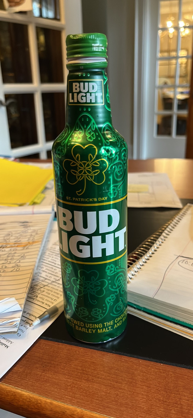 Bud light st patricks day 2023 aluminum beer can with lid, Sarnia