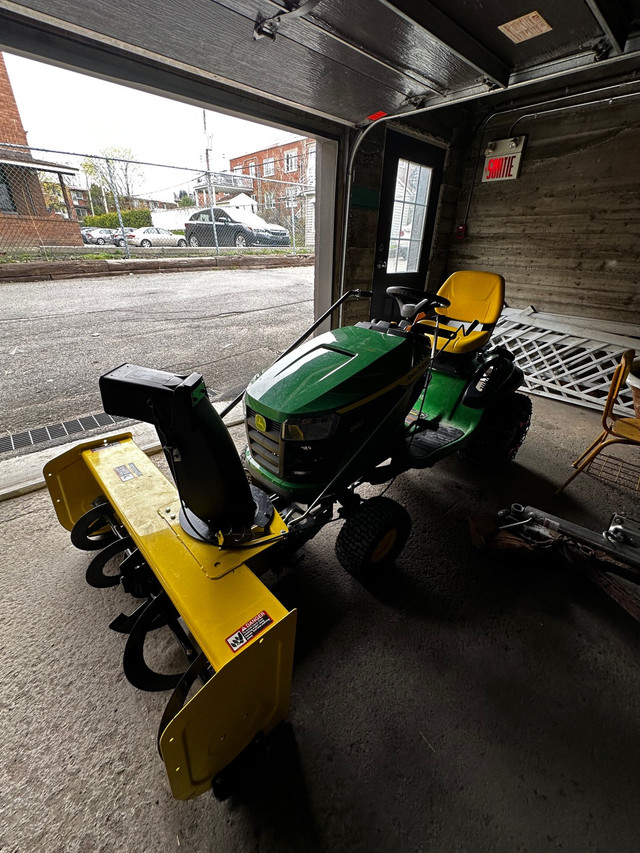 Souffleuse a neige autoportee John Deere,