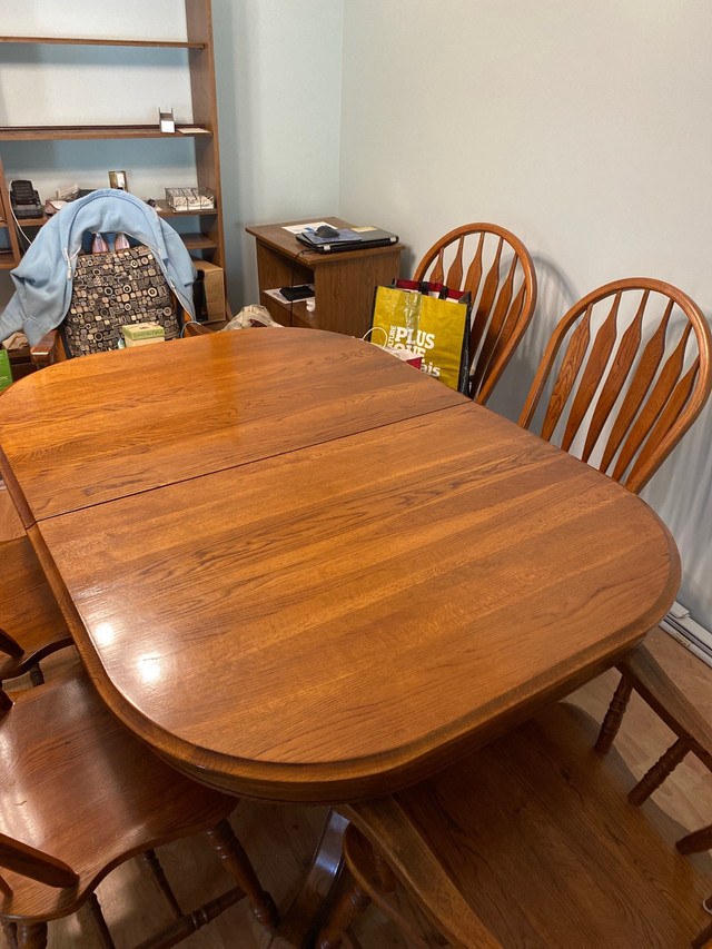 Solid Oak Table from the Oak Shop with 6 chairs, Grande Prairie Oak