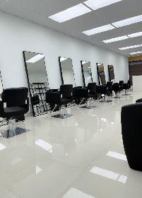 Hair / Beauty Salon Chairs & Room for Rent