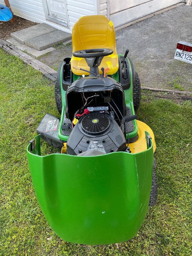 John Deere LA135 22HP tracteur a gazon, West Island Tracteur a