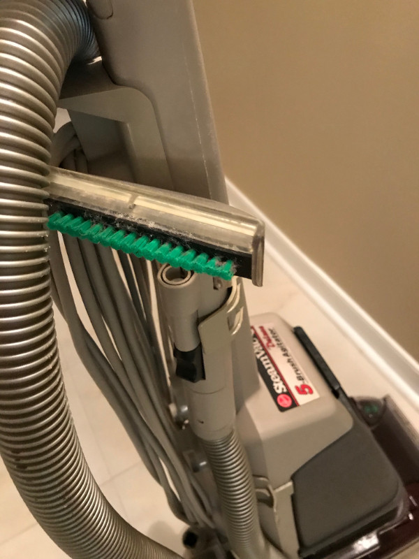 HOOVER STEAMVAC DELUXE F5853 900 WITH ATTACHED TOOLS, Oshawa / Durham