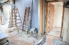 EXPERIENCED HOME RENOVATIONS WORKER