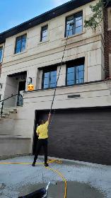 hiring Window cleaner with EXPERIENCE in residential housing