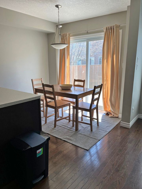 Waterloo 4BR 3WR Townhouse for Rent, Kitchener / Waterloo FOR 300000