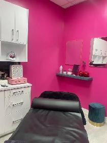 Room for Rent- Pro Beauty Suites (Mississauga, Dundas Street)