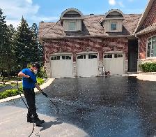URGENTLY HIRING: Driveway Sealer (experience required