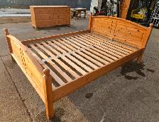 Queen Wooden Bedroom Set $275. Delivery Availabe.