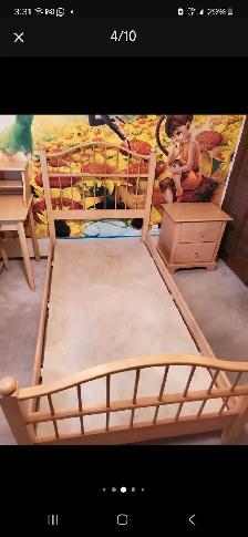 Maple twin/single bedroom set