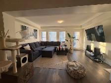 Modern Open Concept Townhouse (3 Bed 2.5 Bath)