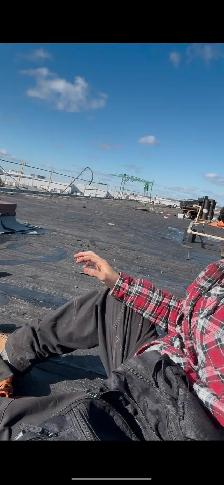 I am lookin for a job ROOFER