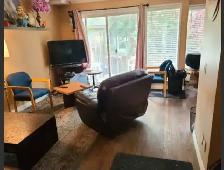 Big Upper level room available  close to downtown, Edmonton Trai