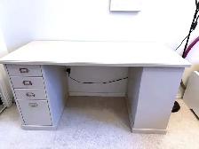 Ikea Desk _Like new_ Available for pickup