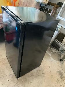 Hamilton Beach Mini Fridge