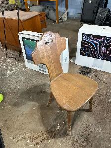 SOLID OAK CHAIR
