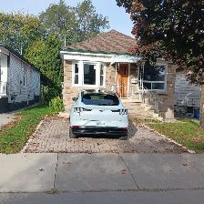 Bungalow for rent in Ottawa shopping district