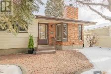 House for Rent in Varsity Nw Calgary with heated garage