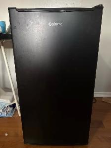 Mini Fridge 4 Sale!