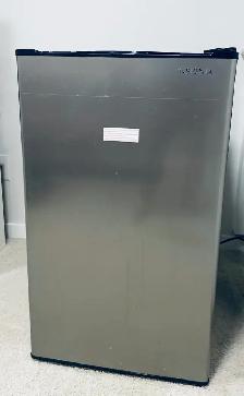 Like New Insignia Mini Fridge