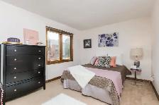 WESTERN: BRIGHT FURNISHED ROOM IN QUIET HOME - GIRLS ONLY
