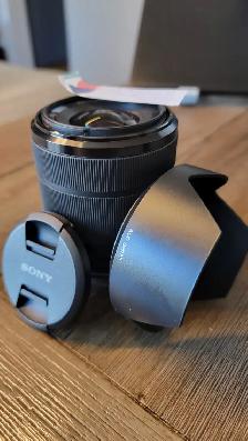 Sony 28-70mm F3.5-5.6 FE OSS Interchangeable Standard Zoom Lens