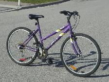 NICE CONDITION FEMALE'S 24' NEXT CHALLENGER 18SPD MOUNTAIN BIKE!